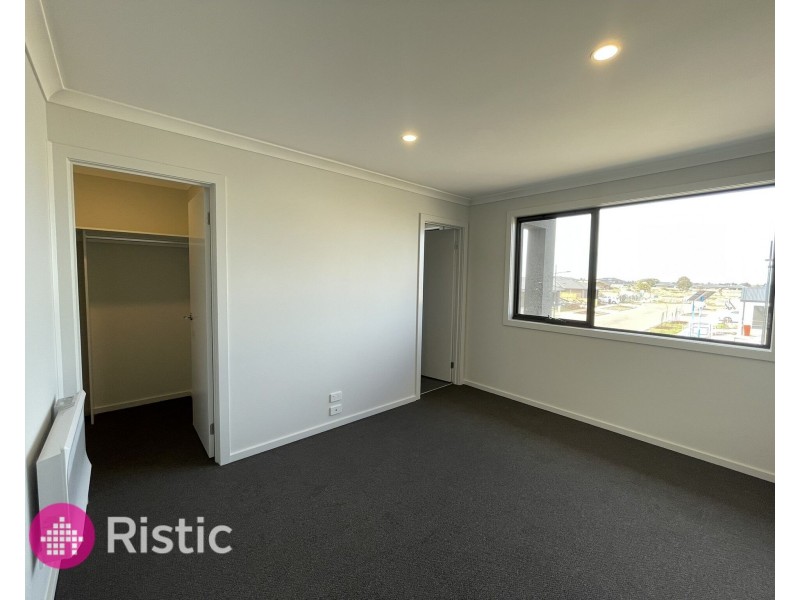 87 Brundell Avenue, Rockbank VIC 3335