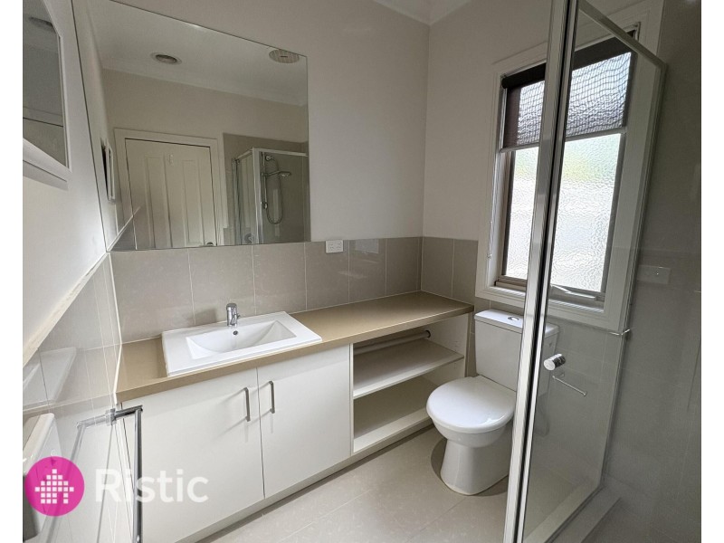 2/114 Cyprus Street, Lalor VIC 3075
