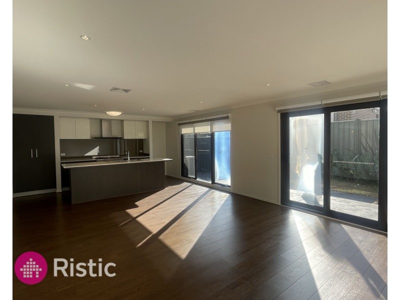 16 Weerona Parkway, Wollert VIC 3750
