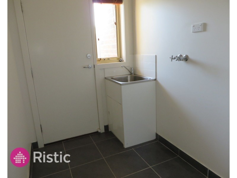3/5 Crevelli Street, Reservoir VIC 3073