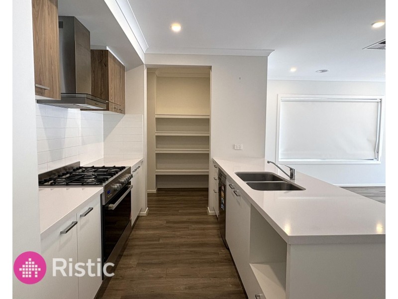 39 Nectar Street, Mickleham VIC 3064