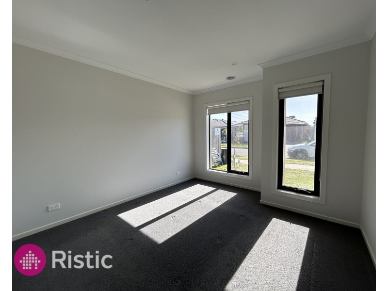 39 Nectar Street, Mickleham VIC 3064
