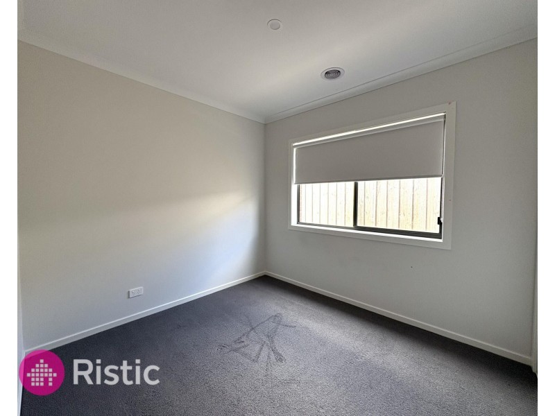 39 Nectar Street, Mickleham VIC 3064