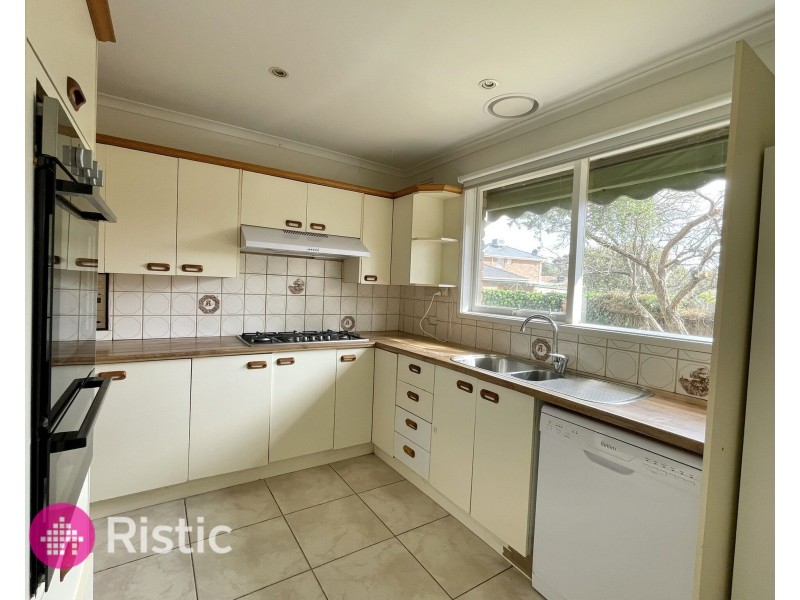 5 Ellerslie Court, Mill Park VIC 3082