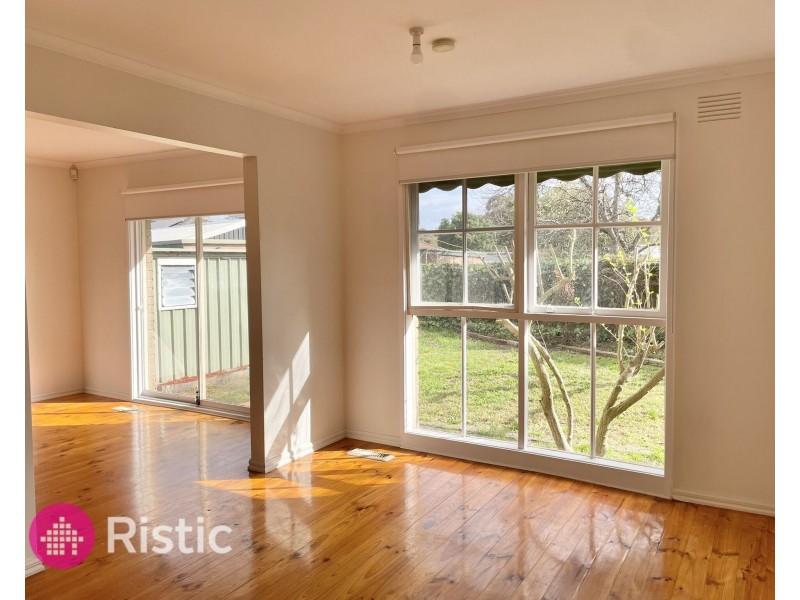 5 Ellerslie Court, Mill Park VIC 3082