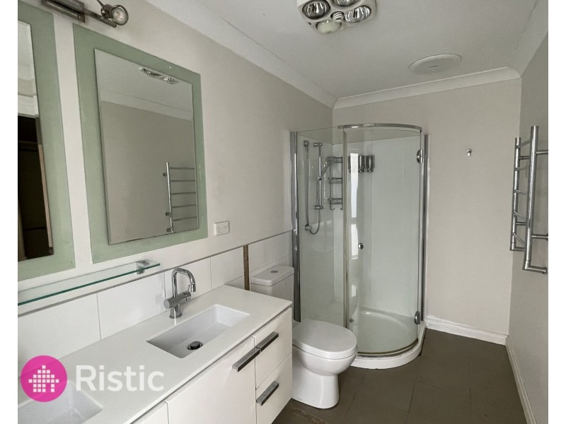5 Ellerslie Court, Mill Park VIC 3082