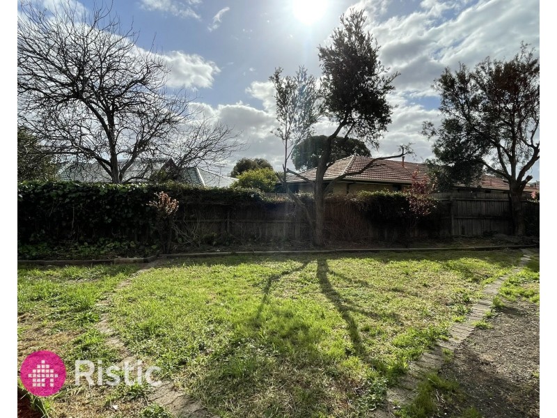 5 Ellerslie Court, Mill Park VIC 3082