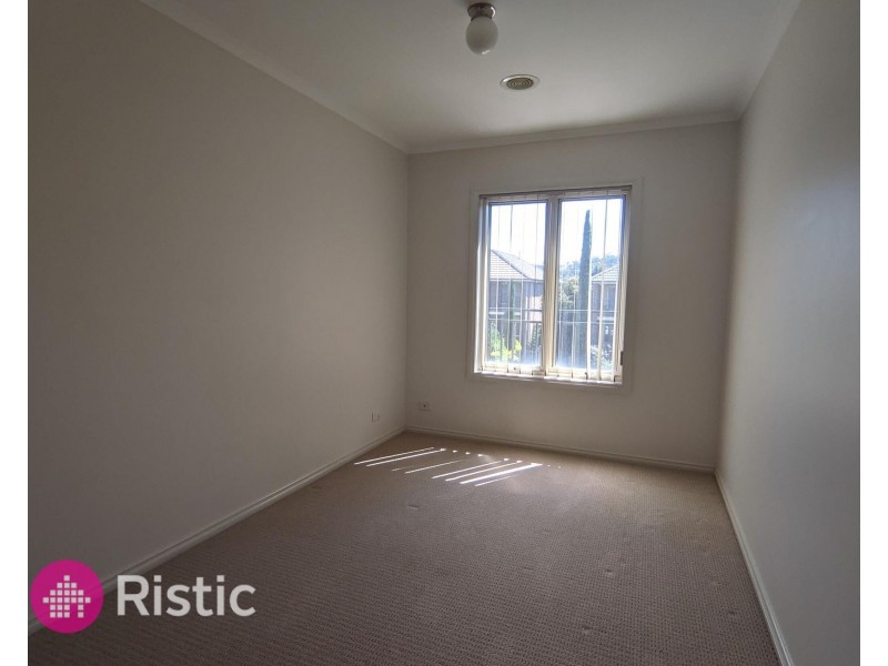 11 Elysee Avenue, South Morang VIC 3752