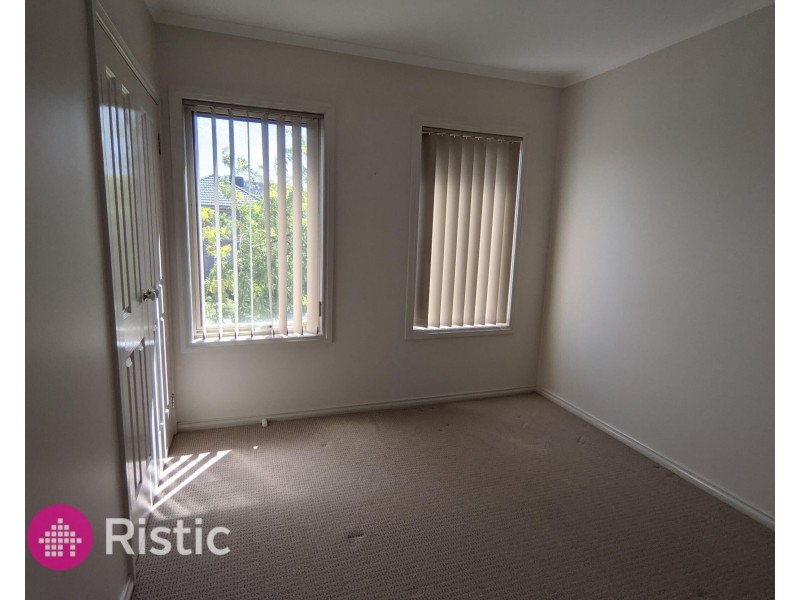 11 Elysee Avenue, South Morang VIC 3752