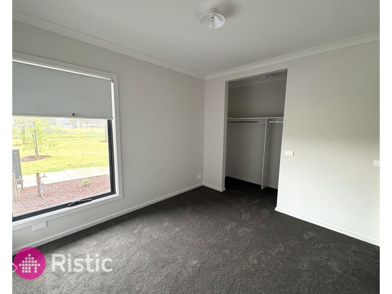 14 Woodhaven Walk, Wollert VIC 3750