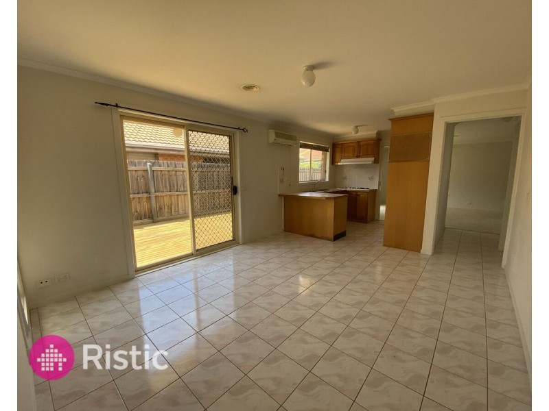 2 Bradley Drive, Mill Park VIC 3082