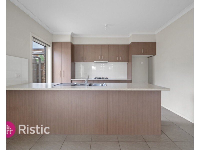 16 Wilhelmina Walk, Epping VIC 3076