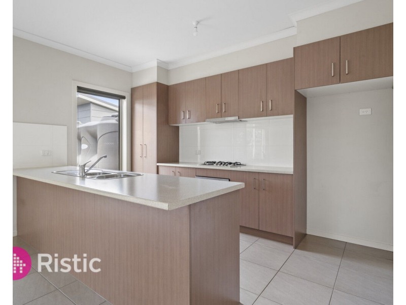 16 Wilhelmina Walk, Epping VIC 3076