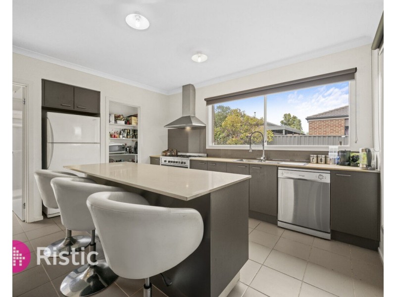 12 Risdon Chase, Wollert VIC 3750