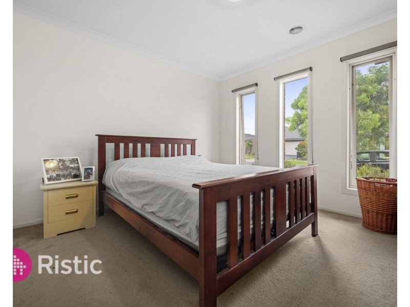12 Risdon Chase, Wollert VIC 3750