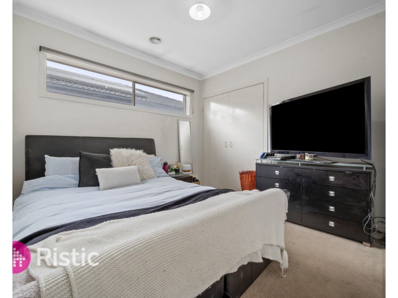 12 Risdon Chase, Wollert VIC 3750
