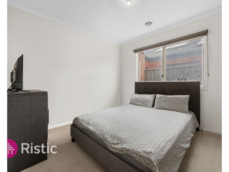 12 Risdon Chase, Wollert VIC 3750