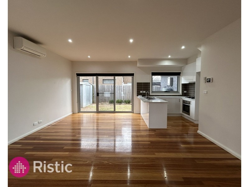 2/26 Valencia Street, Glenroy VIC 3046
