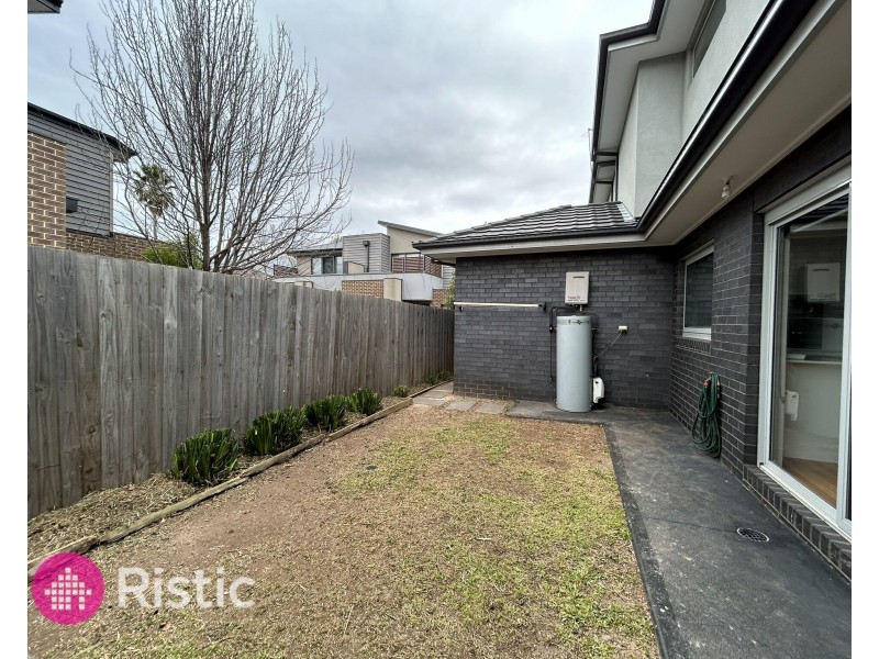 2/26 Valencia Street, Glenroy VIC 3046
