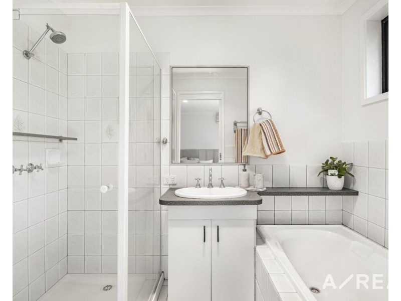 42 Appletree Drive, Mill Park VIC 3082