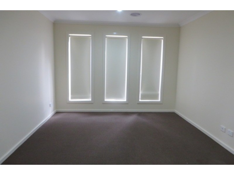 18 Hatfield Drive, Mernda VIC 3754
