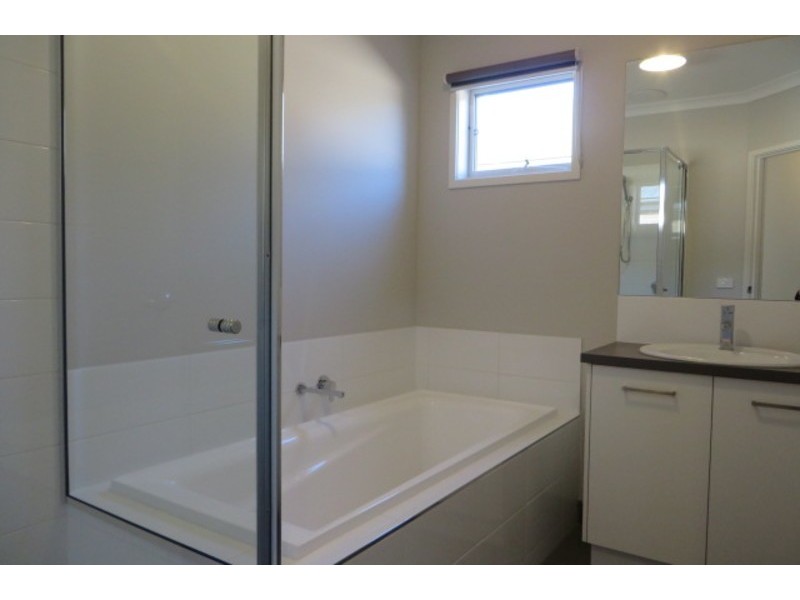 48 Beresford Road, Wollert VIC 3750