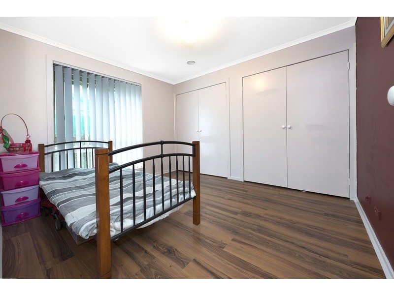 2/99 Grenda Drive, Mill Park VIC 3082