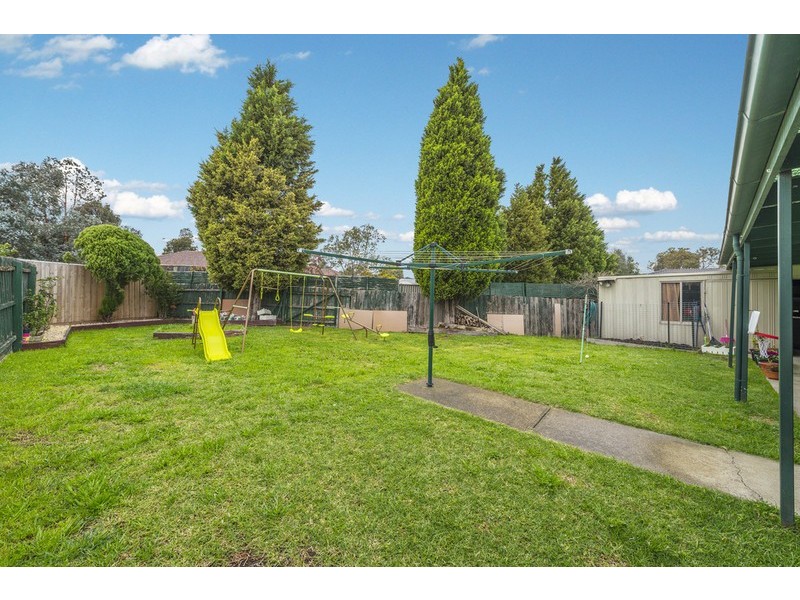 2/99 Grenda Drive, Mill Park VIC 3082