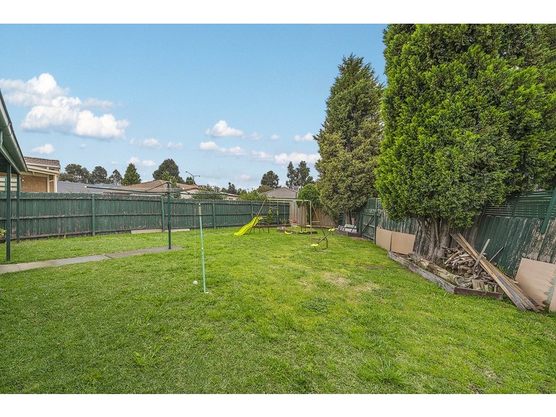 2/99 Grenda Drive, Mill Park VIC 3082