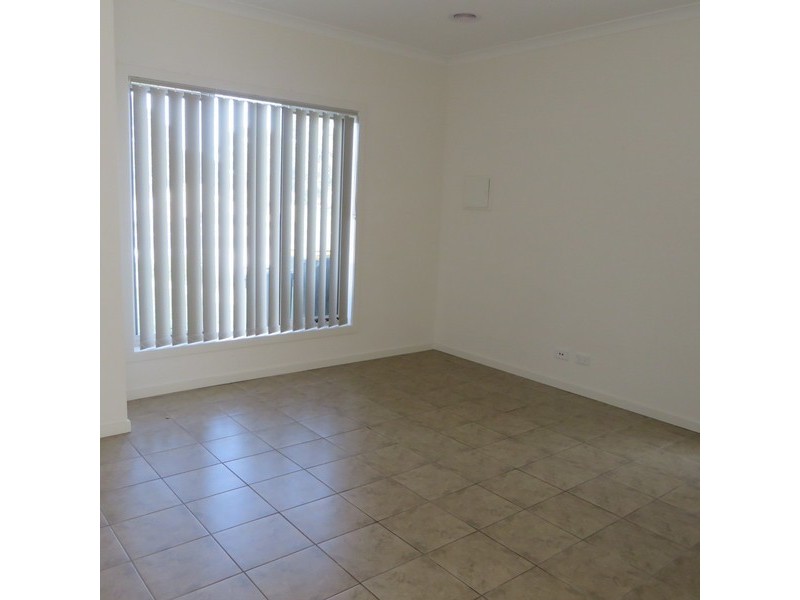 2/36 Houston Street, Epping VIC 3076