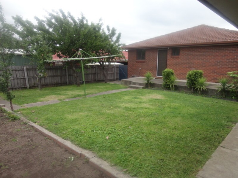 74 Moorhead Drive, Mill Park VIC 3082