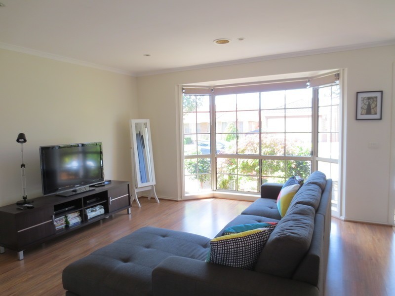 4 Bentley Way, Mill Park VIC 3082