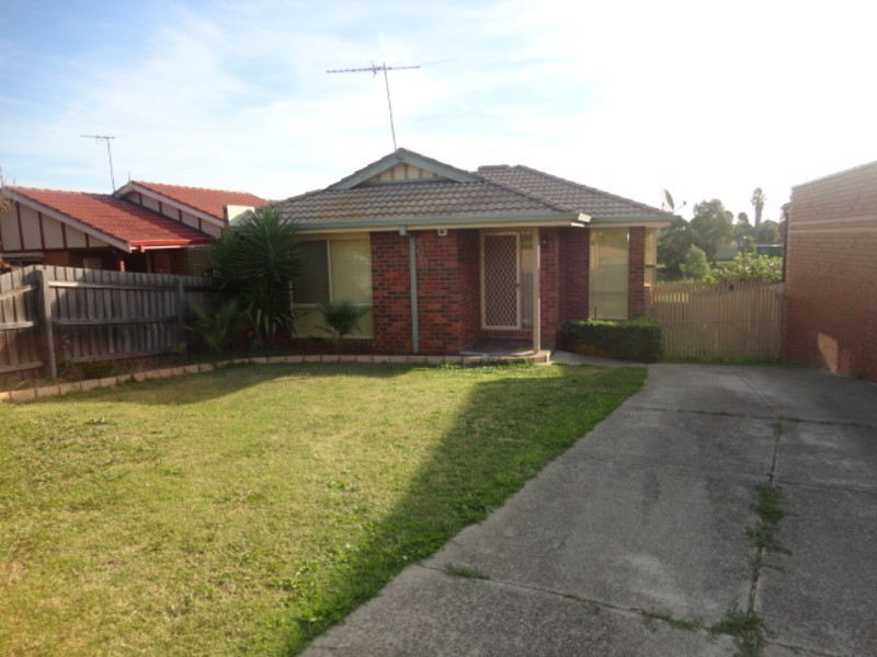 17 Hawkes Drive, Mill Park VIC 3082