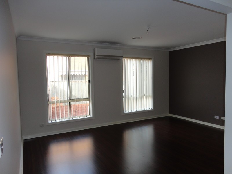 12 Taronga Way, South Morang VIC 3752