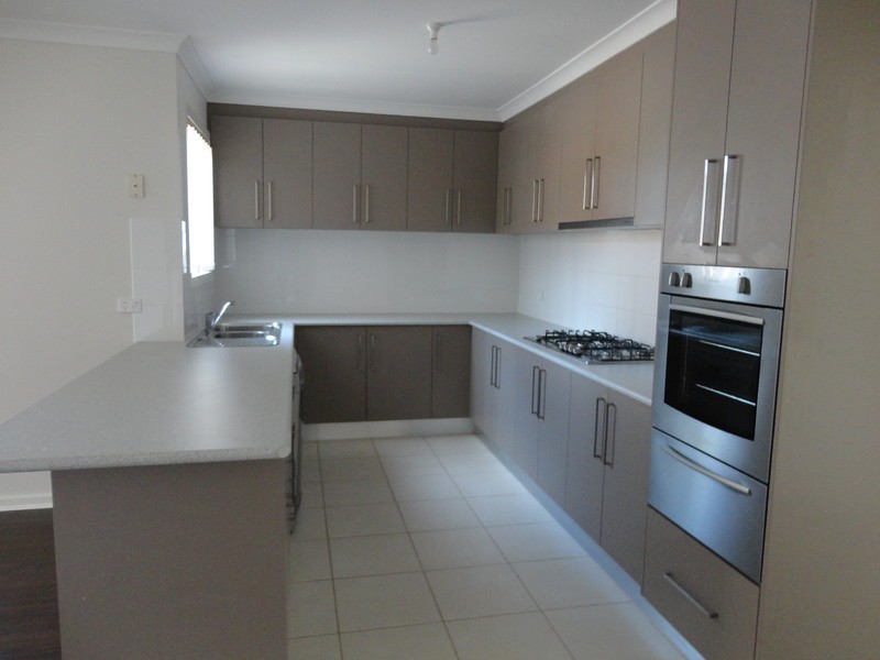 12 Taronga Way, South Morang VIC 3752