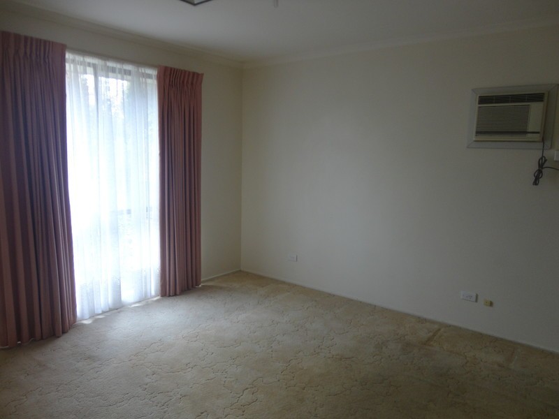 26 Kingston Town Crescent, Mill Park VIC 3082