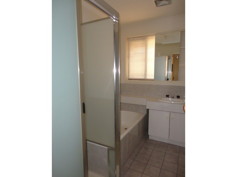 26 Kingston Town Crescent, Mill Park VIC 3082