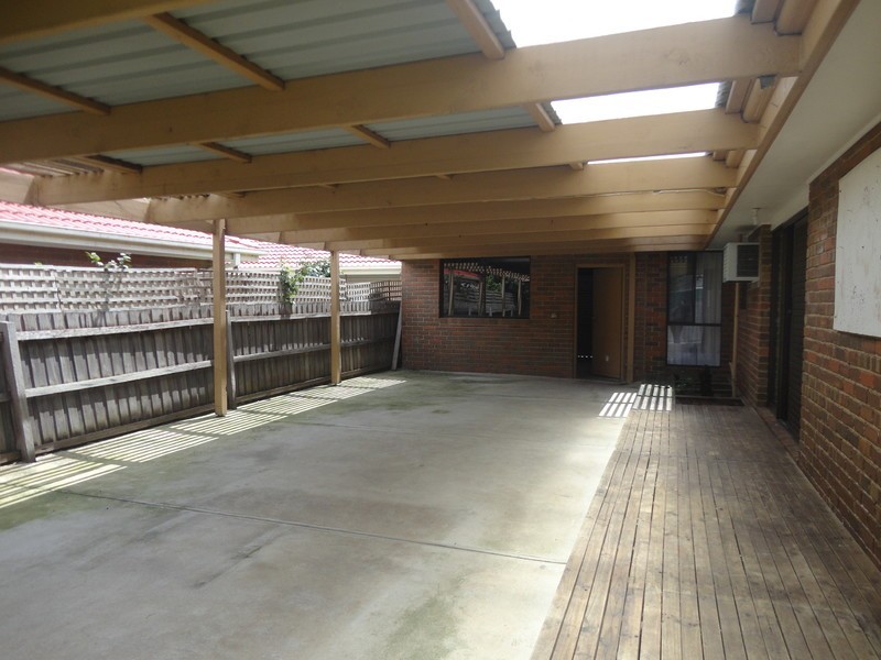 26 Kingston Town Crescent, Mill Park VIC 3082