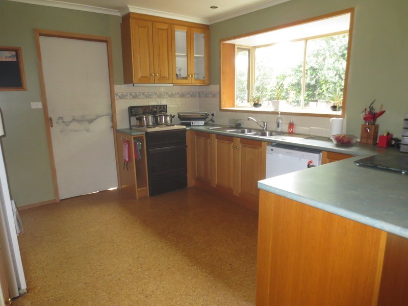 29 Macmeikan Street, Whittlesea VIC 3757