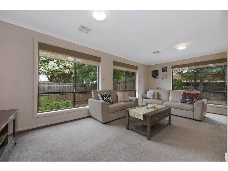 1/9 Clifford Close, Mill Park VIC 3082