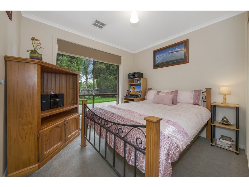 1/9 Clifford Close, Mill Park VIC 3082