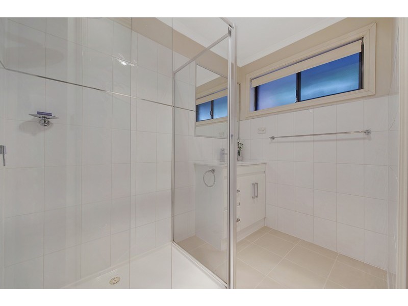 1/9 Clifford Close, Mill Park VIC 3082