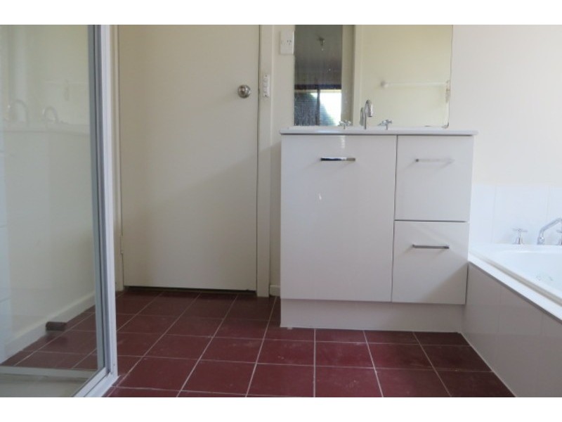 2 Westleigh Court, Mill Park VIC 3082