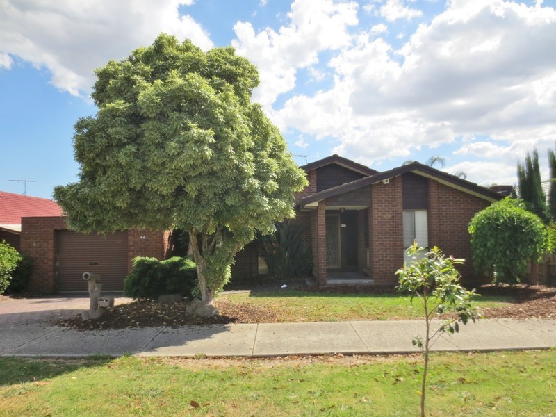 44 Thompson Circuit, Mill Park VIC 3082