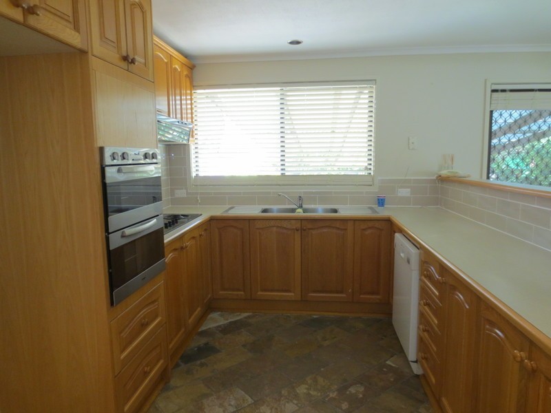 44 Thompson Circuit, Mill Park VIC 3082