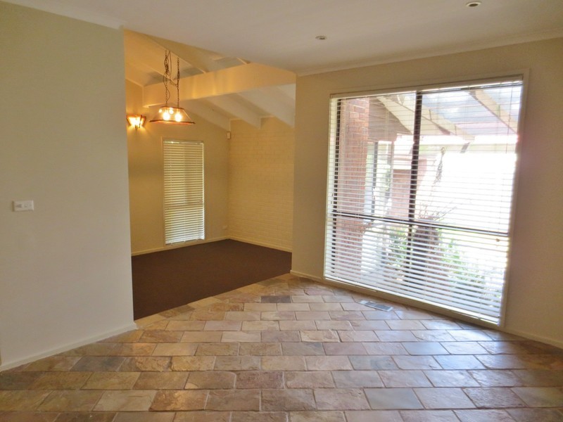 44 Thompson Circuit, Mill Park VIC 3082