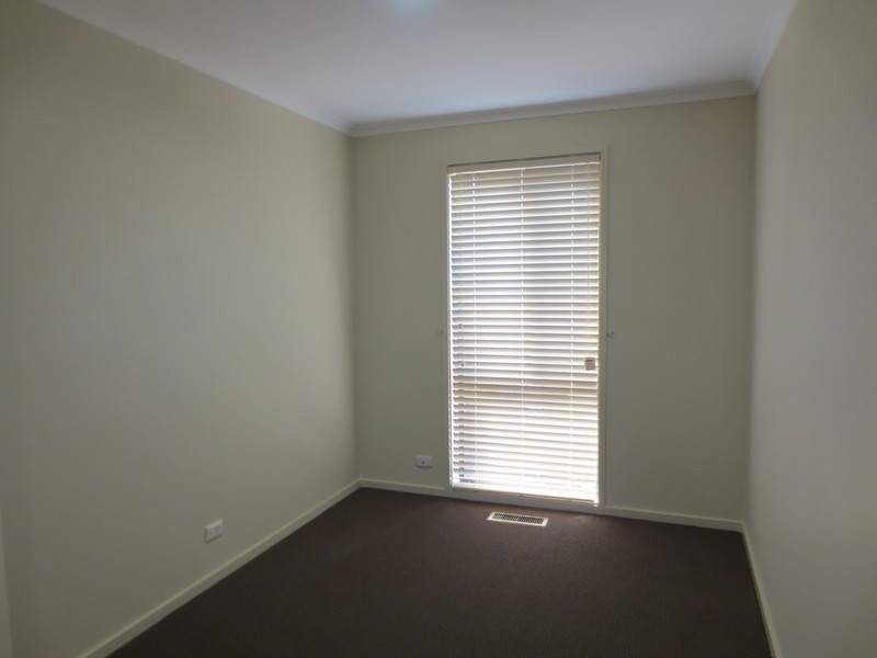 44 Thompson Circuit, Mill Park VIC 3082