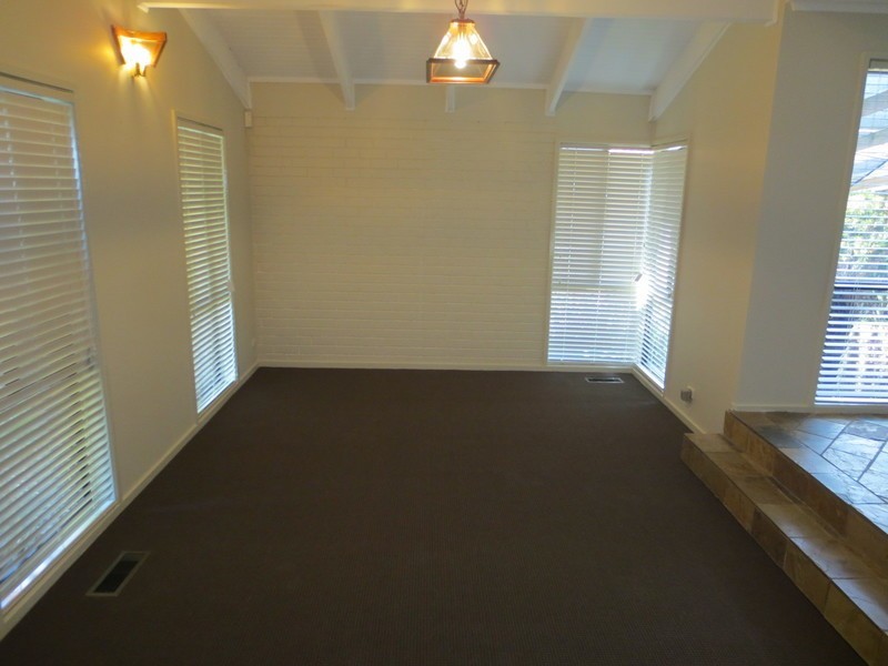 44 Thompson Circuit, Mill Park VIC 3082