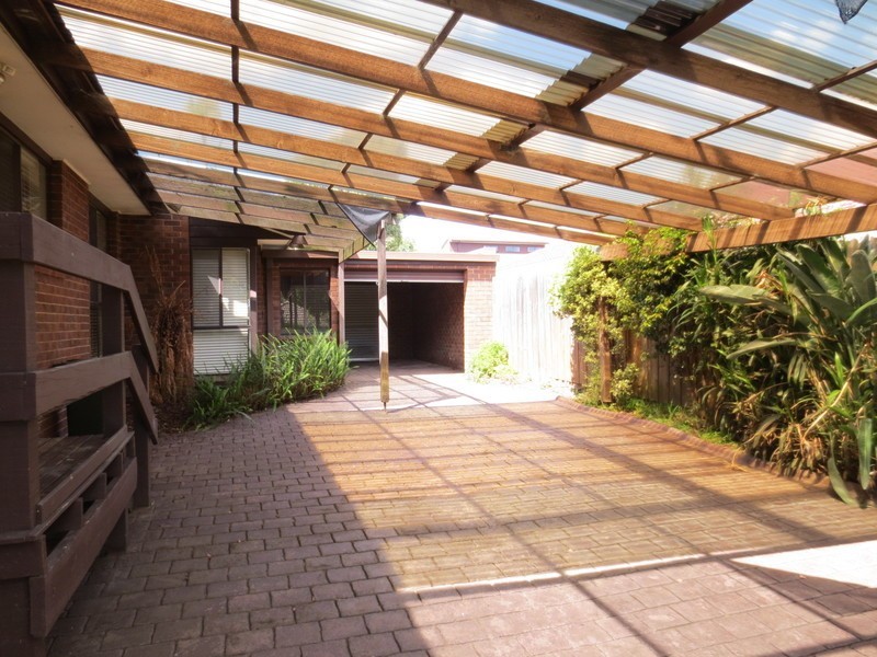 44 Thompson Circuit, Mill Park VIC 3082