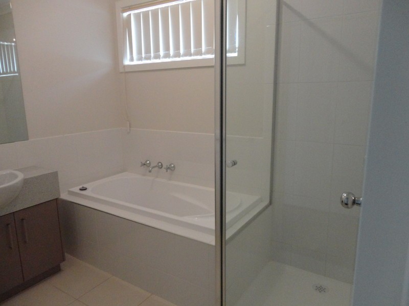 12 Taronga Way, South Morang VIC 3752